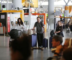 Marcin Hakiel z rodziną lecą na wakacje