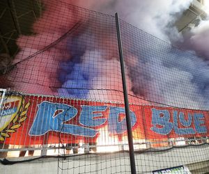 Skandaliczny transparent na meczu Raków - Maccabi