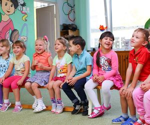 Dzieci z rodzin w trudnej sytuacji materialnej też mają szansę na wyjątkowe wakacje. Trwają zapisy na kolonie z Caritas 