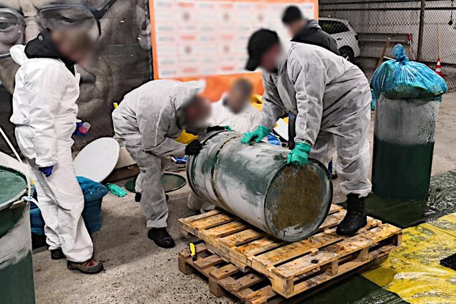 Gigantyczny przemyt z Ekwadoru. Kokainę ukryli w pulpie ananasowej 
