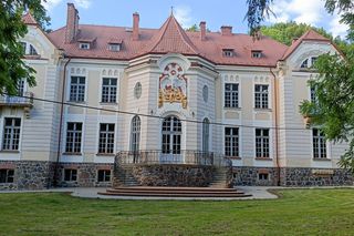 To wyjątkowa szkoła na Podkarpaciu. Swoją siedzibę ma w pałacu