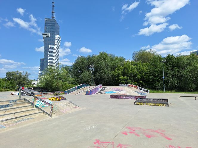 Rzeszowski skatepark. Atrakcja podczas wakacji w mieście 