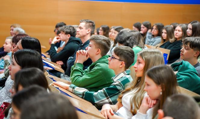 Uczniowie siedleckich szkół spędzili pierwszy dzień wiosny w murach uczelni wyższej