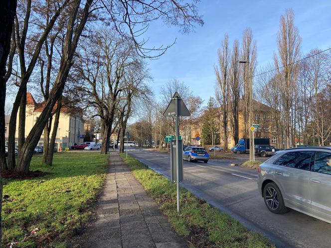 Wypadek w szczecińskim Dąbiu. Ciężarówka potrąciła mężczyznę!