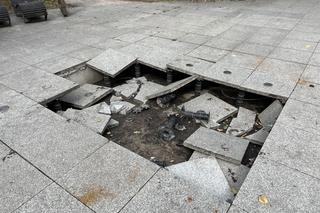 Traktor z beczkowozem uszkodził fontannę w parku Szymańskiego 