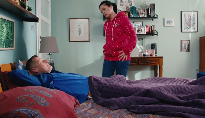 M jak miłość odc. 1882. Kinga (Katarzyna Cichopek), Piotrek (Marcin Mroczek)