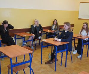 Matura 2025 z polskiego zostanie unieważniona. CKE potwierdza wyciek arkusza. Jest oficjalny komentarz 