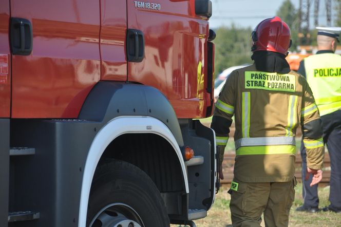 Potężny pożar hali w Mszanie Dolnej! W akcji ponad 100 strażaków