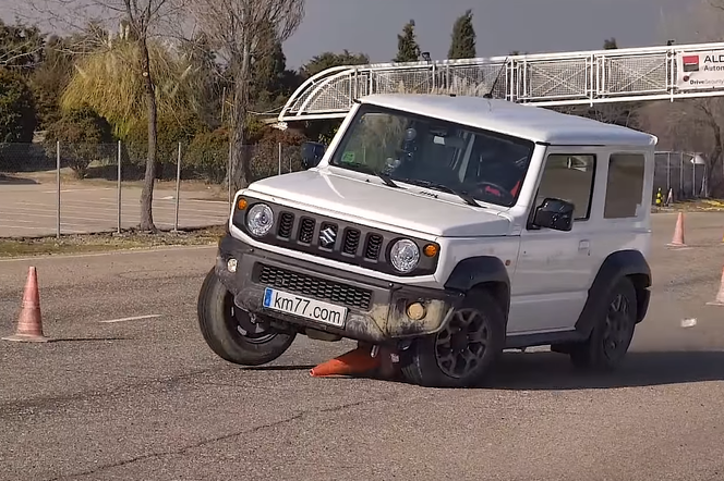 Suzuki Jimny 2019 podczas testu łosia