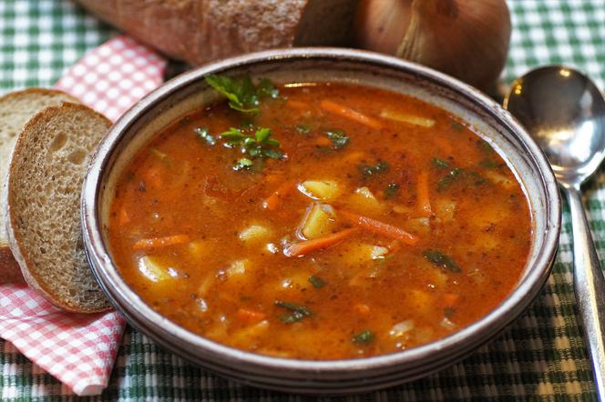 Talerz ciepłej zupy dla wszystkich potrzebujących torunian. Fundacja Melodia Serc zaprasza