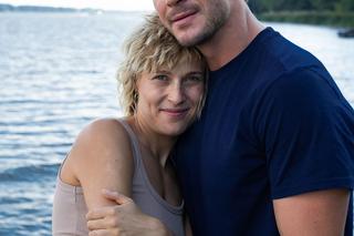 Będziemy mieszkać razem Tadeusz (Mikołaj Roznerski), Basia (Lena Góra) 