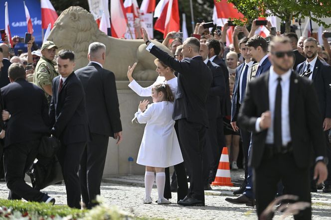  Kasia Nawrocka na biało czekała na rodziców 