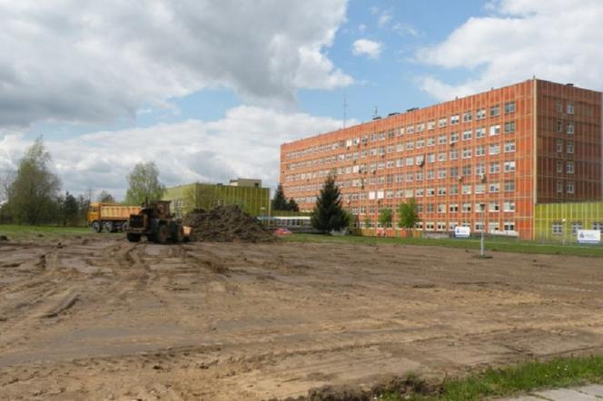 Ciężki sprzęt pojawił się na placu budowy radioterapii w Gorzowie [AUDIO]
