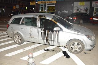 Oblali auta Ubera cuchnącą substancją! To zemsta warszawskich taksówkarzy?