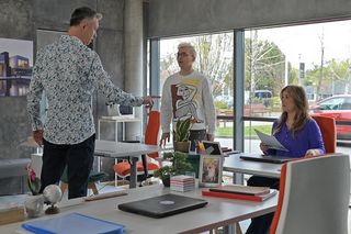 Pierwsza miłość, odcinek 4080: Brian (Dominik Rybiałek), Artur Kulczycki (Łukasz Płoszajski), Berenika (Maria Konaarowska)