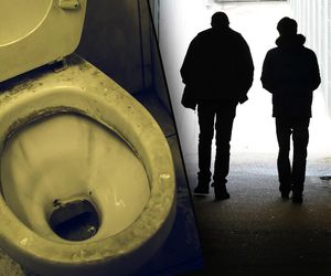 Kazali mu pić wodę z sedesu i lizać buty. Wszystko nagrali telefonem. Powiedzieli, dlaczego to zrobili