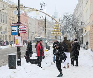 Wielka śnieżyca w Warszawie. Kiedy przestanie sypać? Zaskakująca prognoza