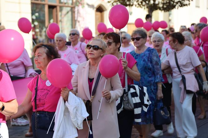 W centrum Lublina królował róż! Przez miasto przeszedł Marsz Różowej Wstążki