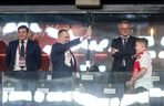 Karol Nawrocki pozdrowił chłopca na meczu Polska - Finlandia