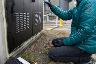 Artysta pomaluje skrzynki elektryczne w centrum Katowic. Chce zwrócić uwagę na problem dewastacji w przestrzeni publicznej