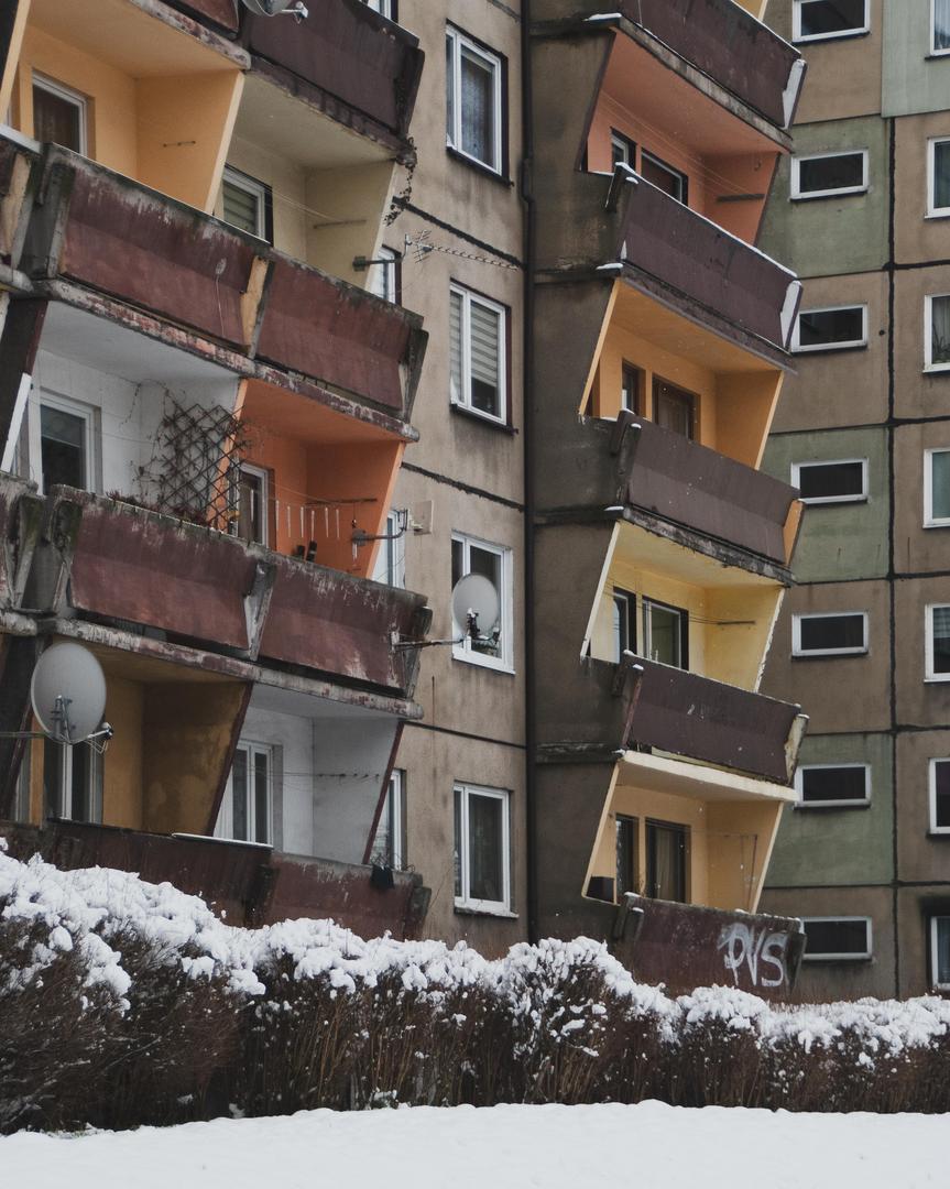 Na tym osiedlu w Sosnowcu czas się zatrzymał. Zobacz zdjęcia wyjątkowych bloków z wielkiej płyty