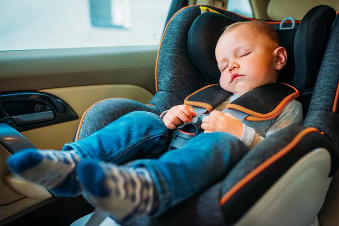 Na jakie błędy uważać, zapinając dziecku pasy w samochodzie?