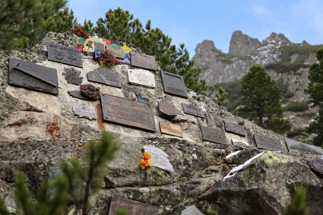 Wyjątkowy cmentarz w Tatrach Wysokich. „Umarłym na pamiątkę, żyjącym ku przestrodze”