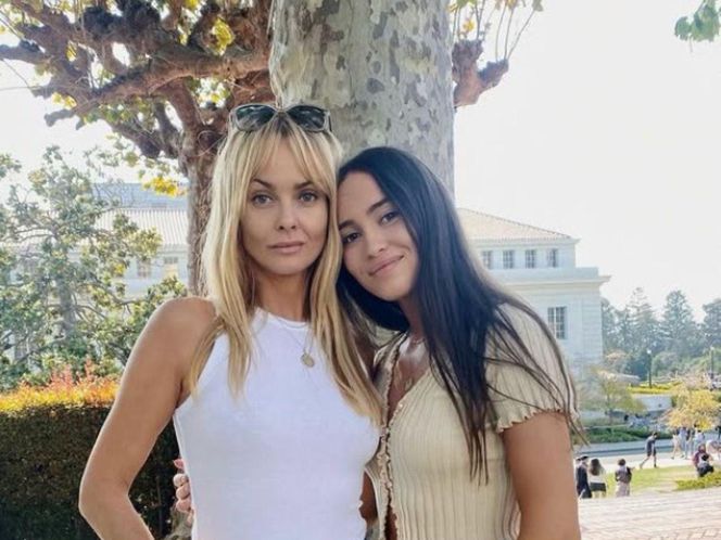 Izabella Scorupco, Julia Scorupco
