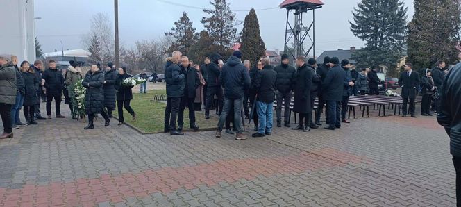 Pogrzeb sierż. sztab. Mateusza Biernackiego. Ostatnie pożegnanie zmarłego policjanta