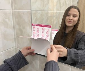 „Pink Ribbon” – licealistki z Siedlec mówią o walce z nowotworem piersi