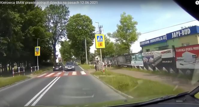 Śląsk: To jest kryminał! Kierowca BMW wyprzedzał na pasach, nawet nie zwolnił, prawie potrącił dziecko [WIDEO]