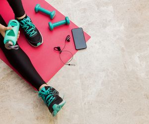 Ćwiczenie mięśni małymi ciężarami. Czy jest skuteczne?