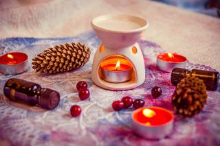Kominek do aromaterapii: jak działa i  jak wybrać najlepszy kominek aromaterapeutyczny?