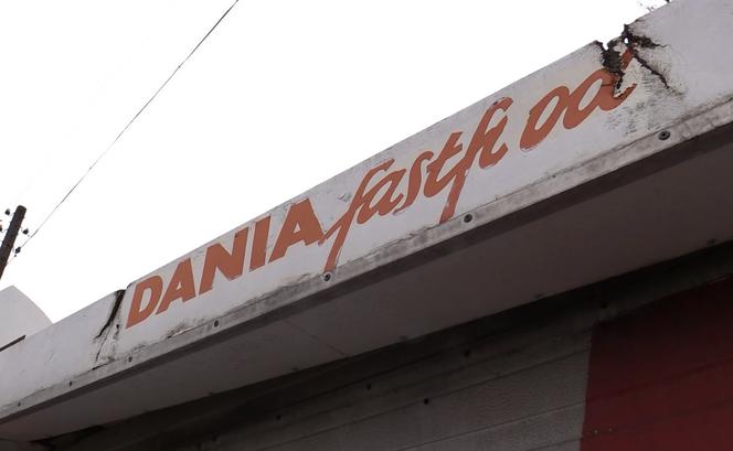 Cmentarzysko food trucków w Warszawie