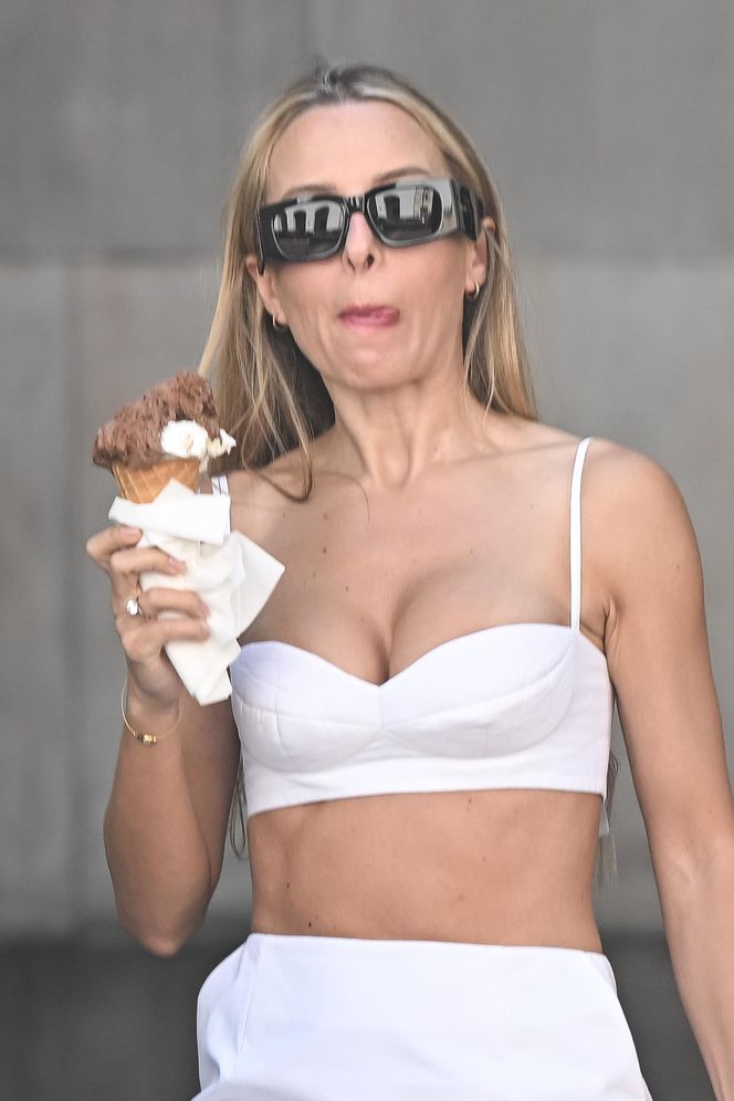 Ewa Chodakowska je lody w upalny dzień