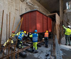 Tak wagon trafił do podziemi Muzeum Getta Warszawskiego