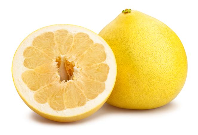 6. Pomelo – 61 mg/100 g