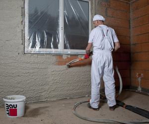 Maszynowe narzucanie tynku