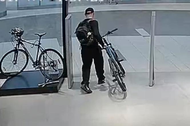 Ukradł rowery z centrum handlowego w Poznaniu