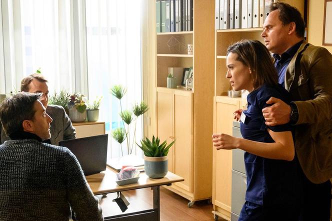 Na dobre i na złe, odc. 735. Julka (Aleksandra Hamkało), Marcin (Filip Bobek)