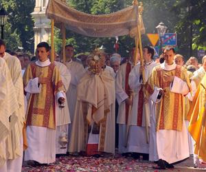 Boże Ciało. Procesja w Olsztynie. Trasa, ołtarze, utrudnienia