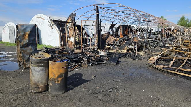 Gigantyczny pożar w Czaczu! Spłonęły magazyny antyków [ZDJĘCIA]