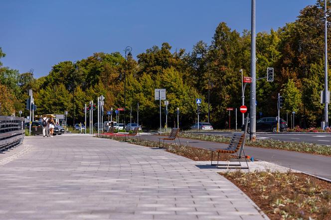 Efekty remontu pl. Na Rozdrożu w Warszawie