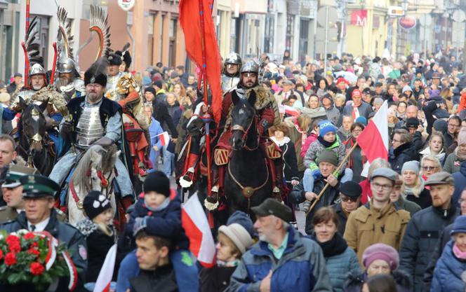 Tak Toruń świętował 11 listopada - zdjęcia z centrum miasta
