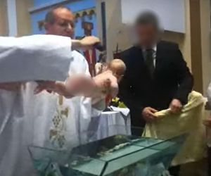 W kościele na Śląsku dzieci podtapia się w czasie chrztu. Kontrowersyjny sakrament 