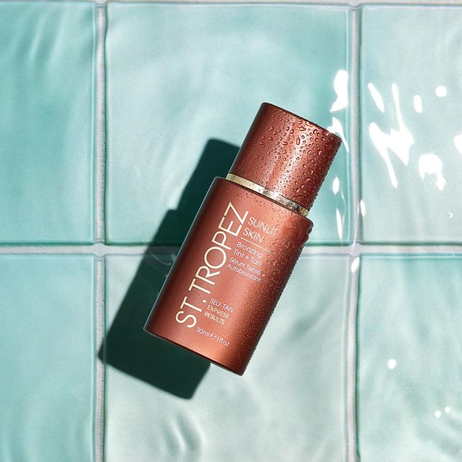 St. Tropez Self Tan Sunlit Skin Tint+Tan