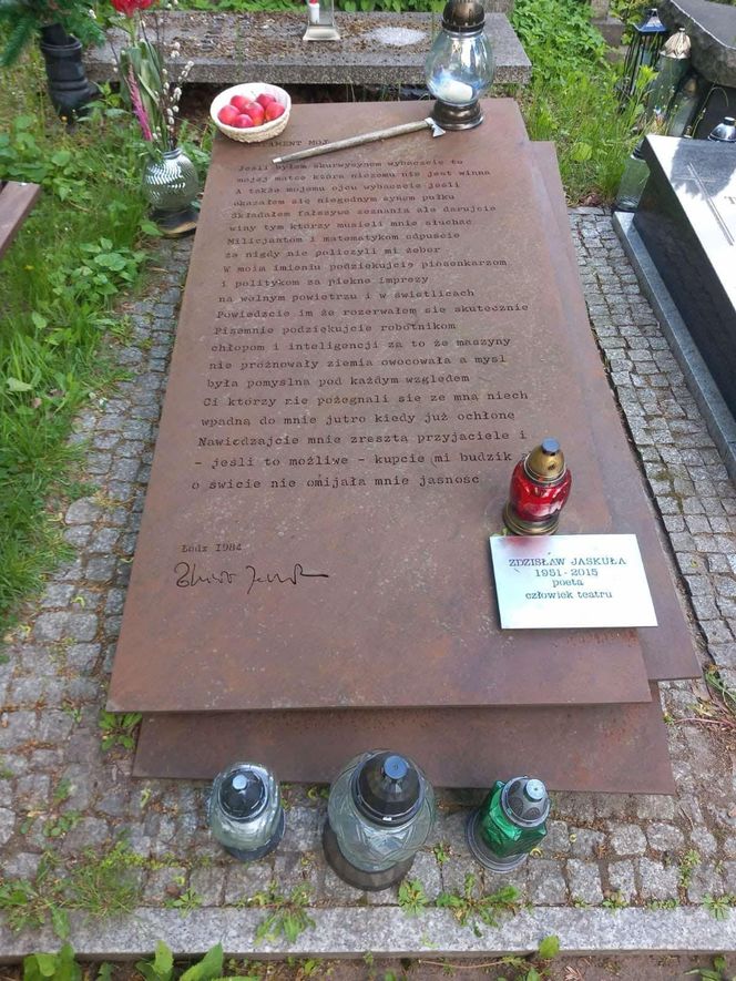 Aleja Zasłużonych Doły