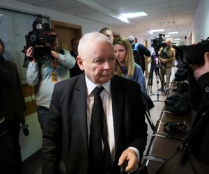 Jarosław Kaczyński stanął przed sądem. Słowa o odrażających przestępstwach przyczyną procesu