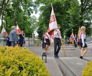 Pamięć o powstańcach żyje w Ostrzeszowie. Ulicami miasta przeszedł Marsz Pamięci [ZDJĘCIA]