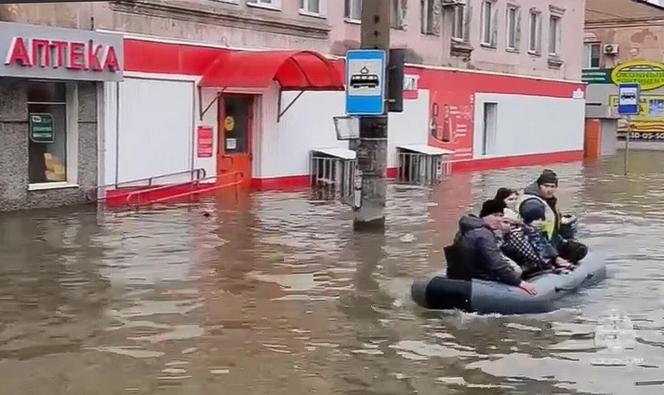 Potężna powódź w Rosji. Wiele miast zalanych 